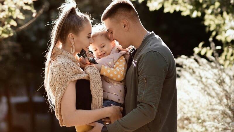 Parisuhde lapsiperheessä – näin vaalitte yhteyttä arjen keskellä