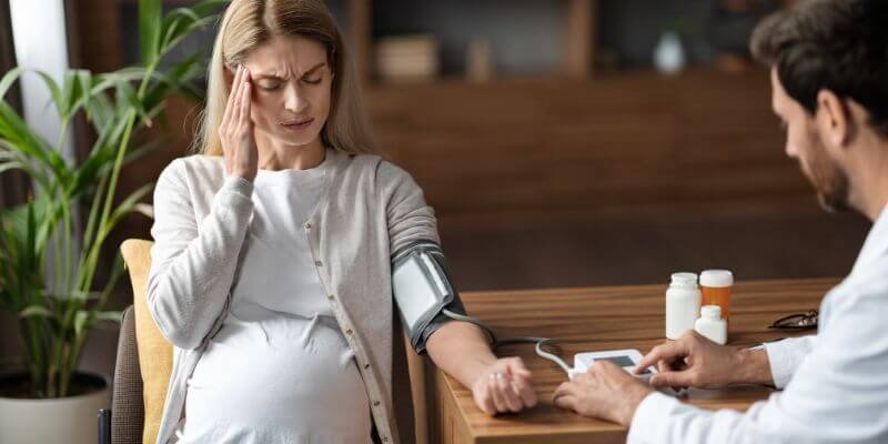 Raskaushepatoosi oireet – Miten tunnistaa ja hallita tilaa raskauden aikana