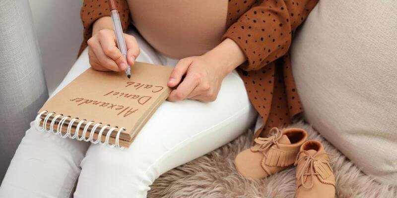 Peräpukamat synnytyksen jälkeen – Oireet, hoito ja toipuminen